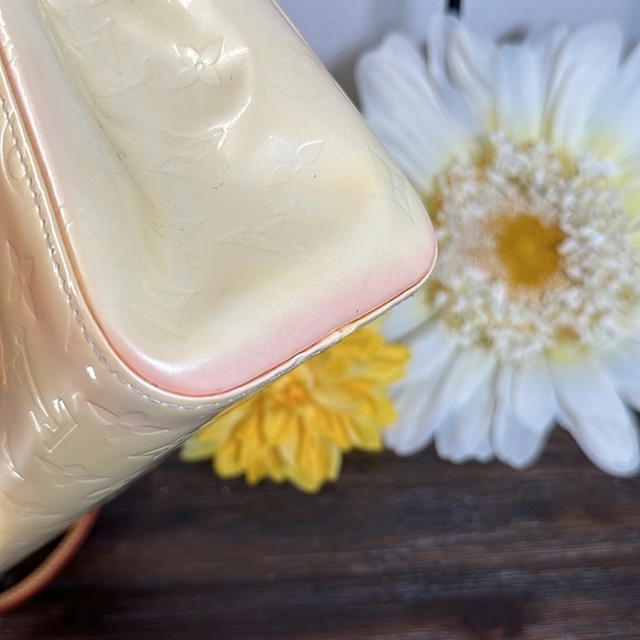 Louis Vuitton Vernis Roxbury Drive Handbag! - Picture 15 of 15